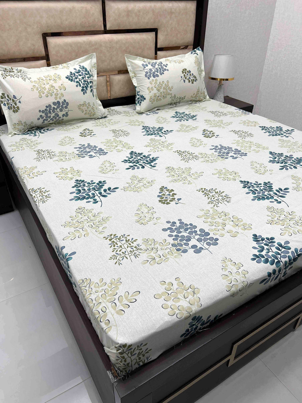 A-3713 - Pure Cotton 180 TC Super King Size Double Bedsheet (274X304) with Two Pillow Covers (50X76)