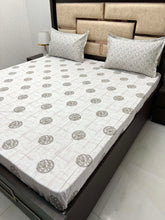 Load image into Gallery viewer, A-3799 - Pure Cotton 210 TC King Size Double Bedsheet (274X274) with Two Pillow Covers (50X76)
