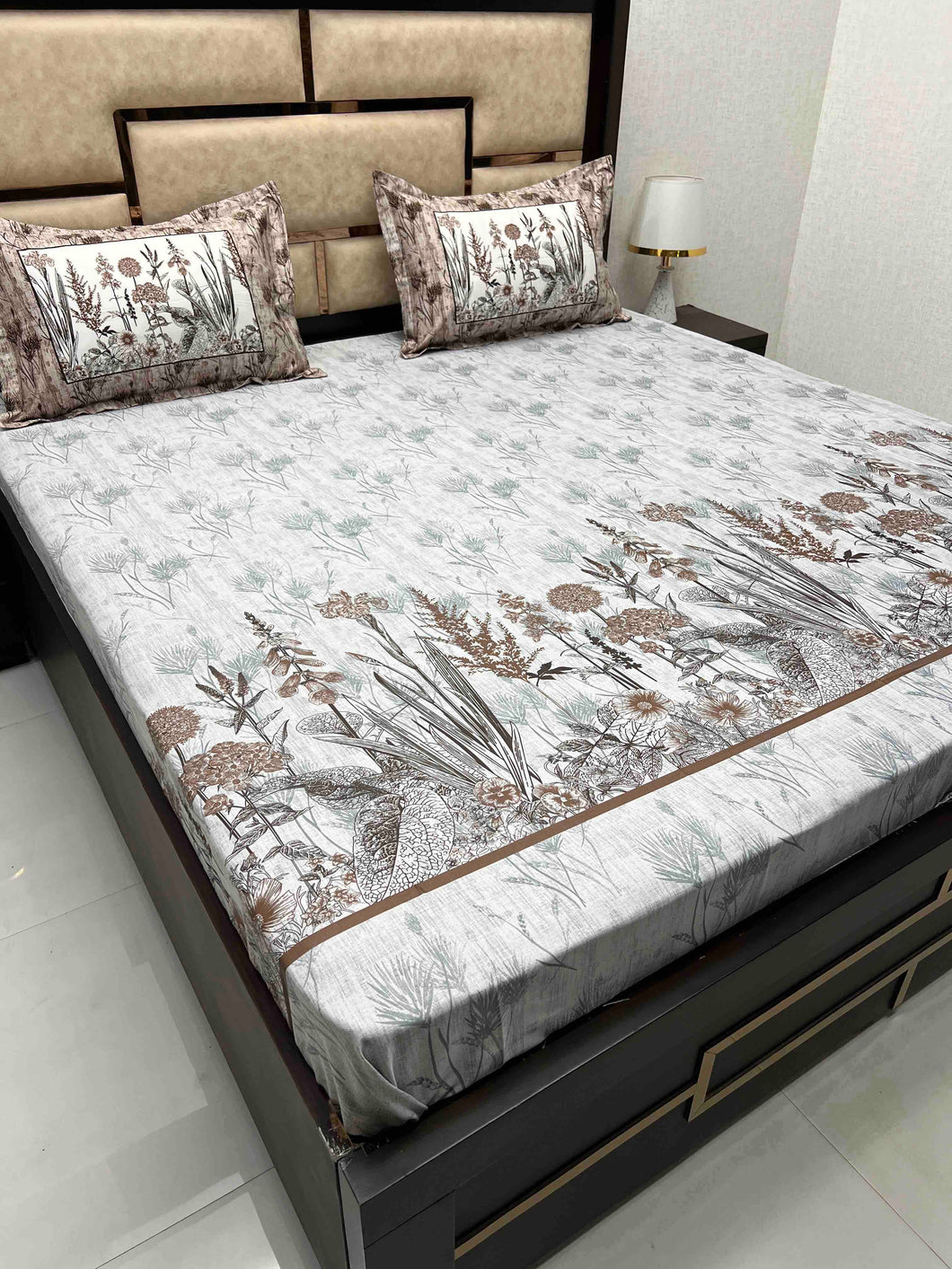 A-3853 - Pure Cotton 300 TC King Size Digital Print Double Bedsheet (274X274) with Two Pillow Covers (50X76)