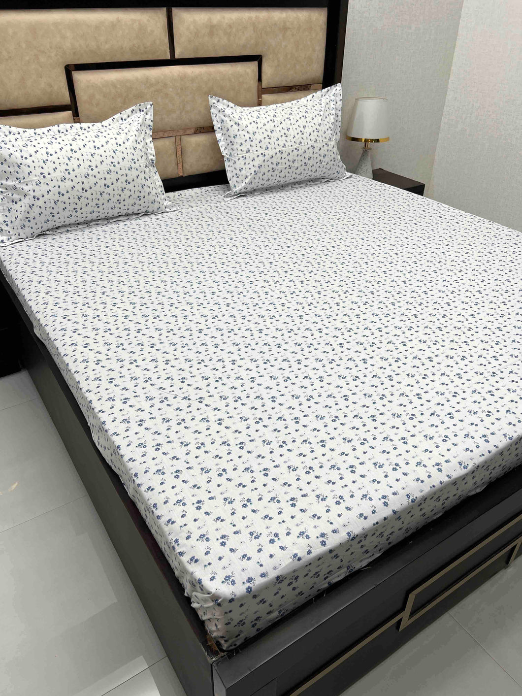 A-3862 - Pure Cotton 210 TC King Size Double Bedsheet (274X274) with Two Pillow Covers (50X76)