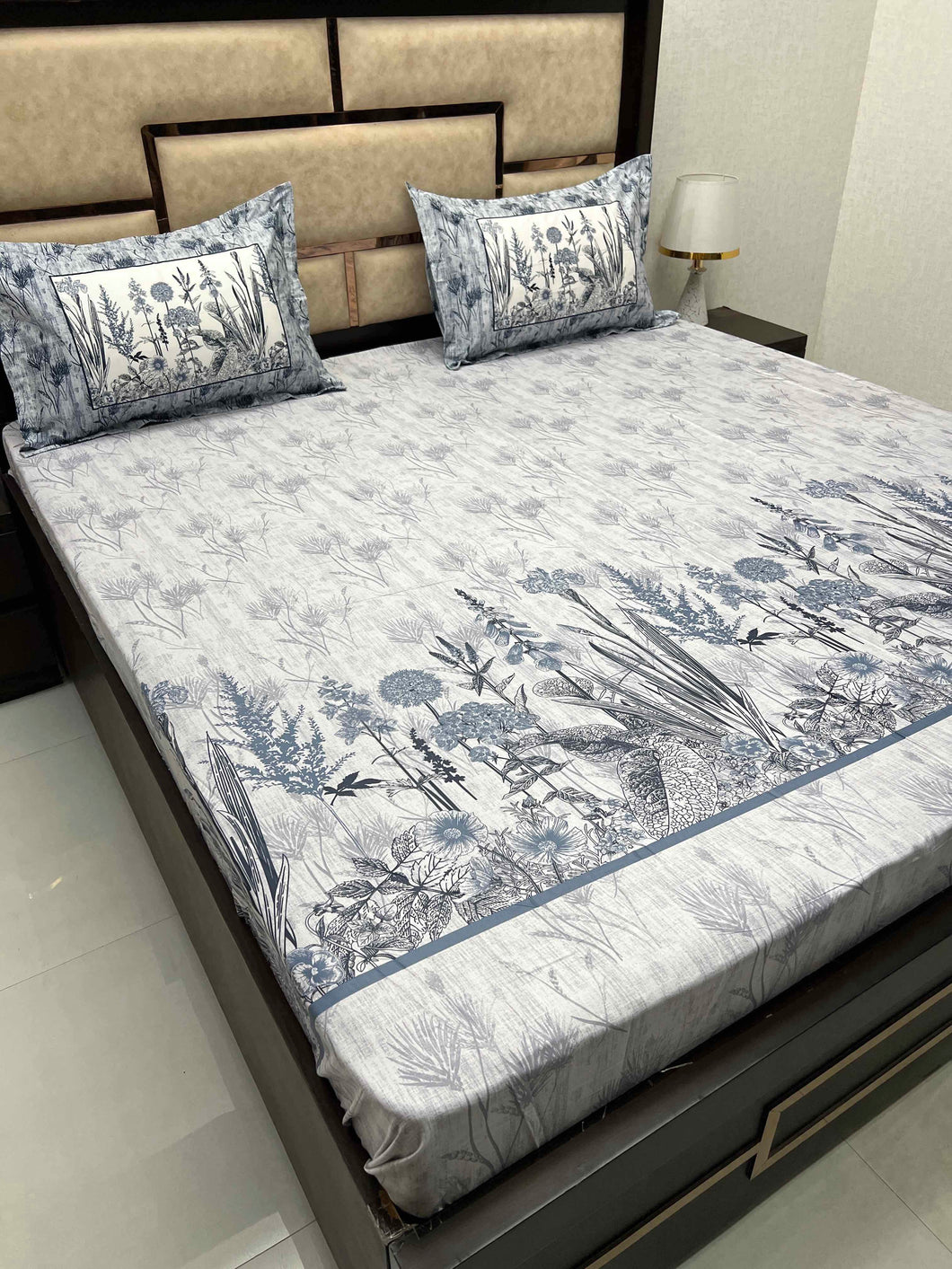 A-3899 - Pure Cotton 300 TC King Size Digital Print Double Bedsheet (274X274) with Two Pillow Covers (50X76)
