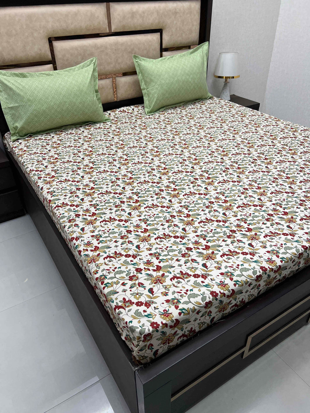 A-3909 - Poly Cotton 130 GSM King Size Double Bedsheet (274X274) with Two Pillow Covers (50X76)