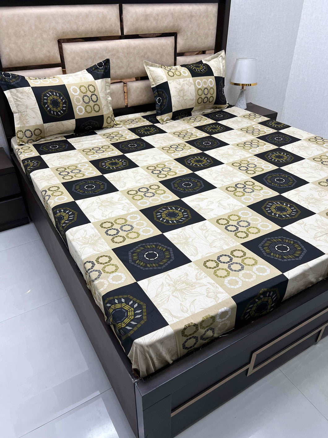 A-3920 - Pure Cotton 180 TC King Size Double Bedsheet (274X274) with Two Pillow Covers (50X76)