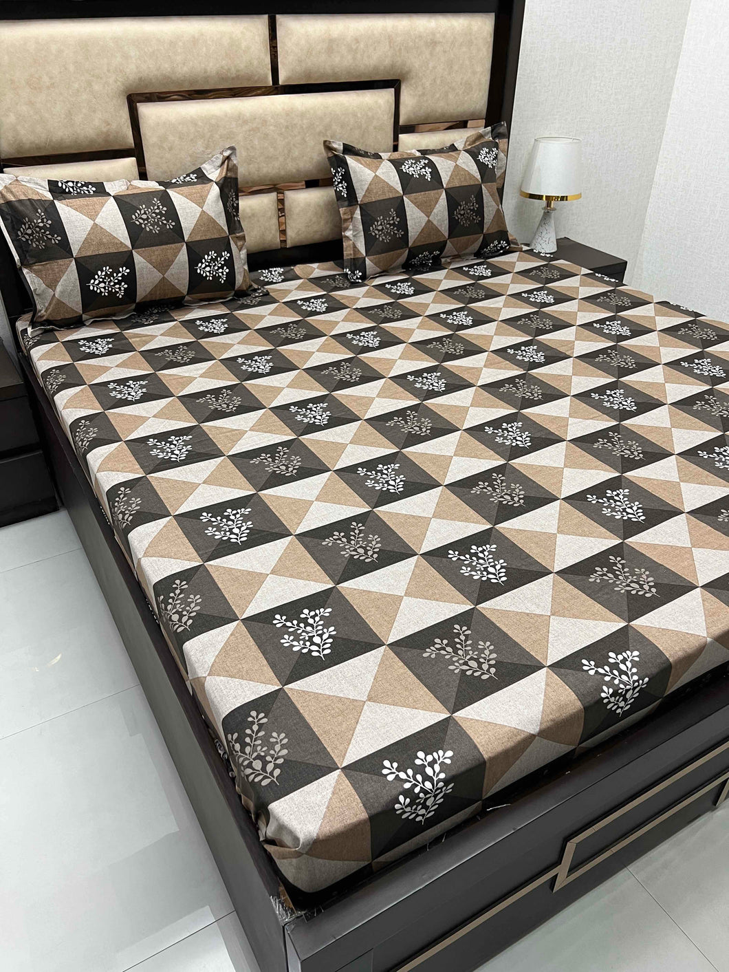 A-3923 - Pure Cotton 180 TC King Size Double Bedsheet (274X274) with Two Pillow Covers (50X76)