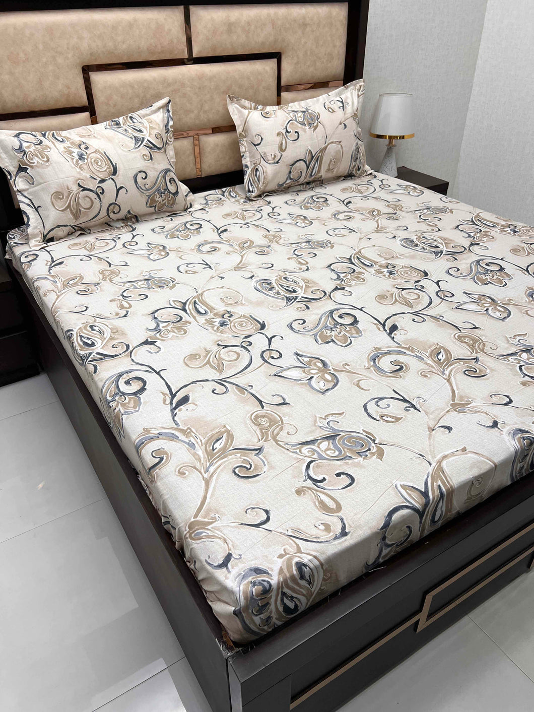 A-3933 - Pure Cotton 180 TC King Size Double Bedsheet (274X274) with Two Pillow Covers (50X76)