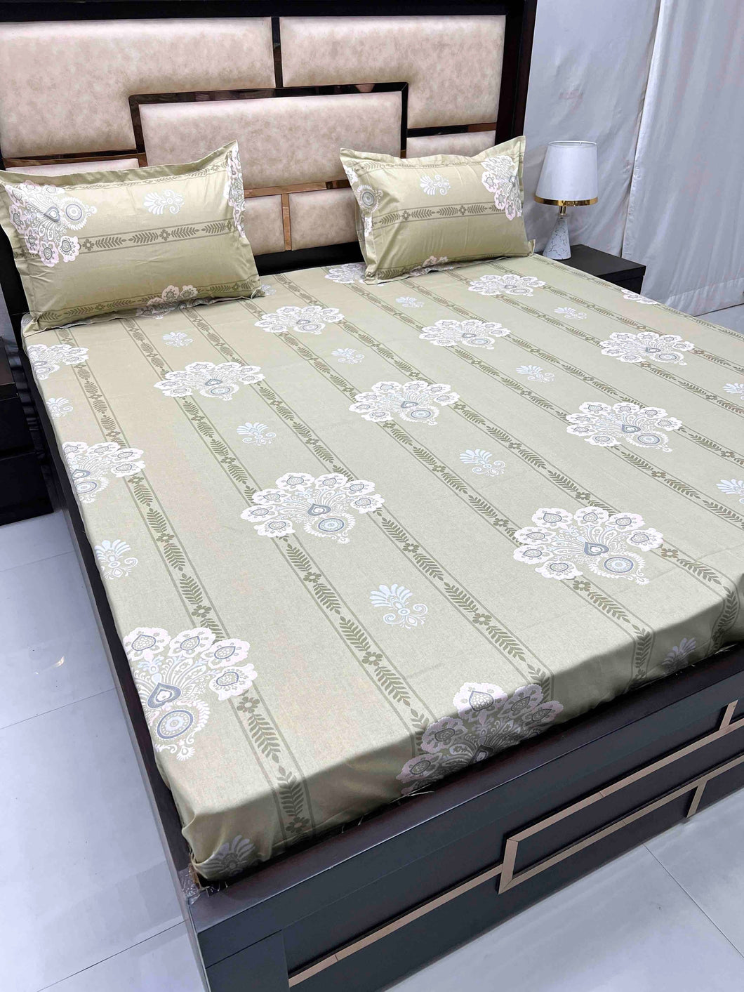 A-3543 - Pure Cotton 180 TC Queen Size Double Bedsheet (228X254) with Two Pillow Covers (43X68)